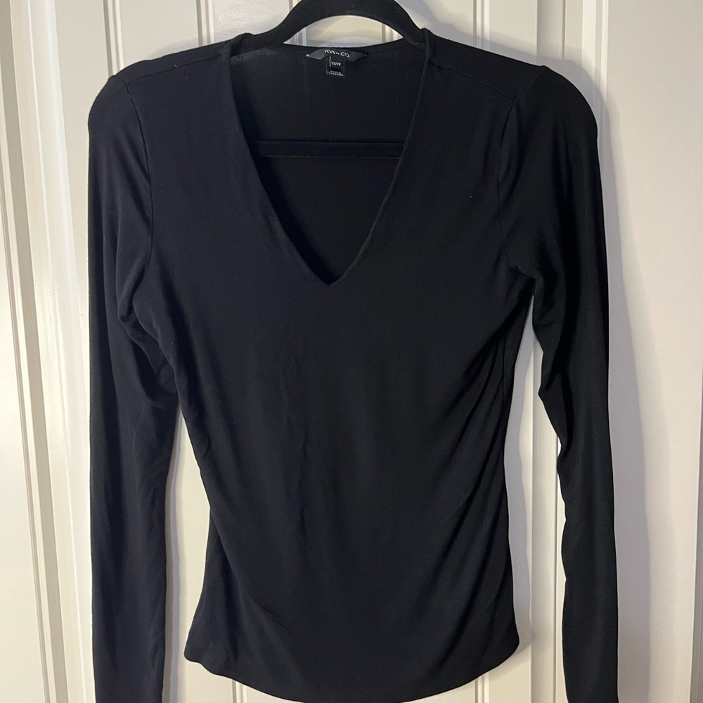 🖤✨ RW&CO V-Neck Top | Flattering Everyday Basic 🖤